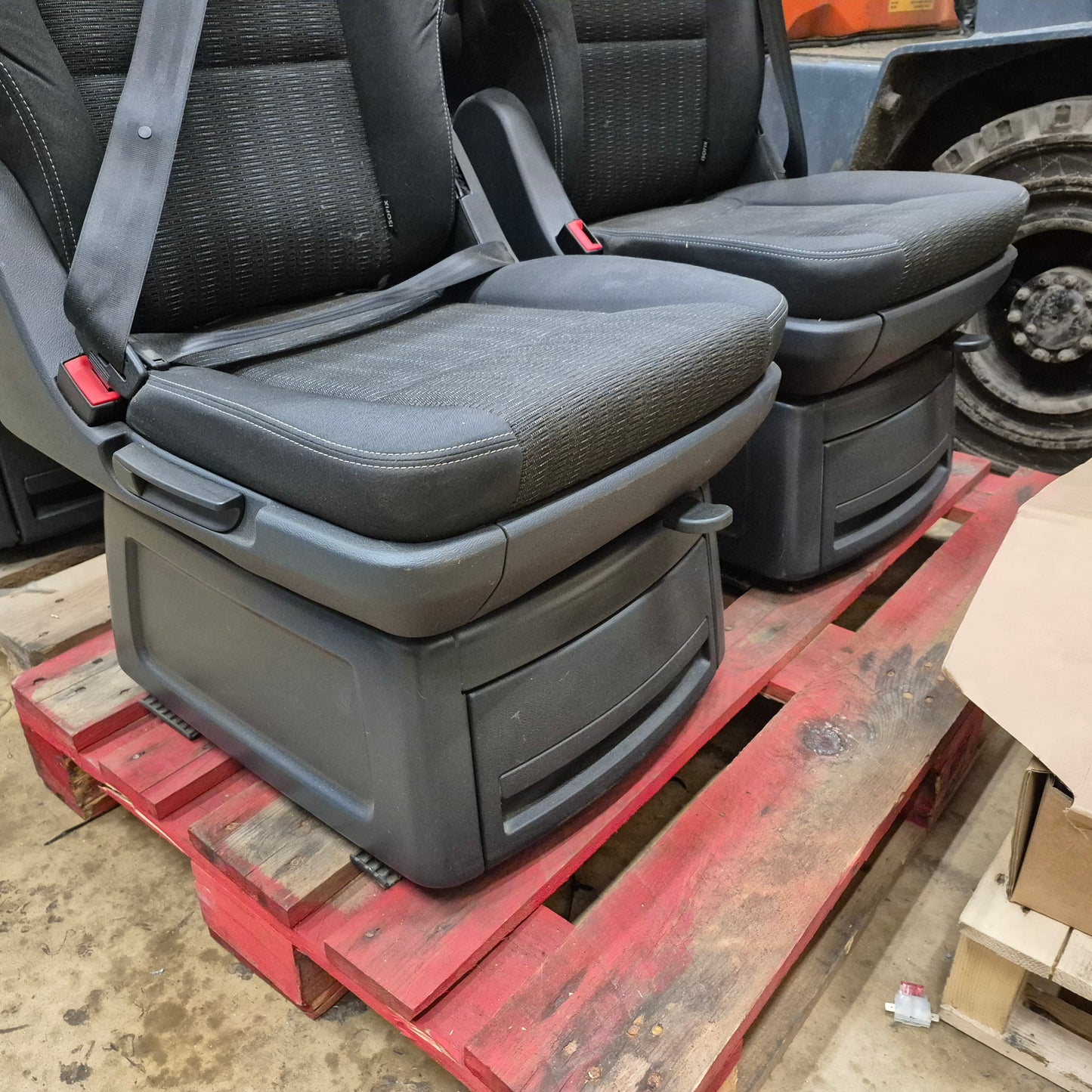 VW T5 or T6 Caravelle Single Rear Seats - Kutamo Fabric